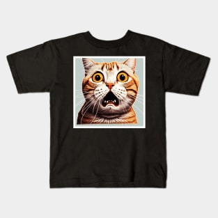 Funny Scared Cat Face, Cat Lover, Scaredy cat Kids T-Shirt